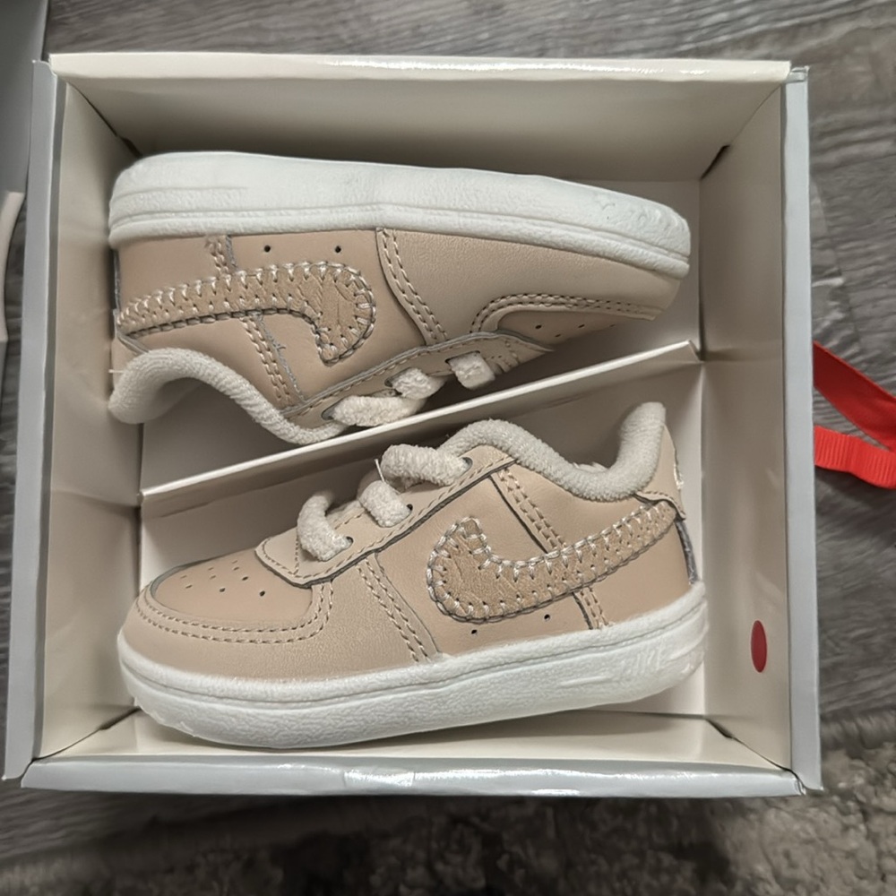 Baby Nike Air Force crib size 3c never worn - Picture 3 of 4